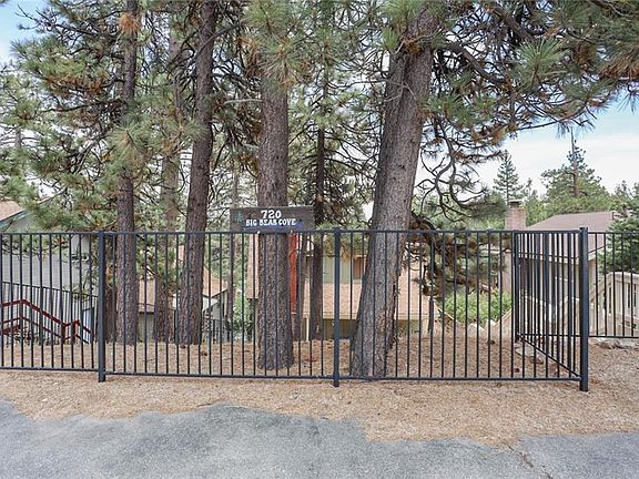 3rd image of 720 Cove Dr