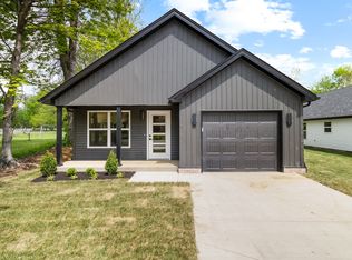 12407 Hiawatha Ave, Louisville, KY 40223