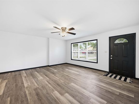 5th image of 9723 Oldcrest Dr