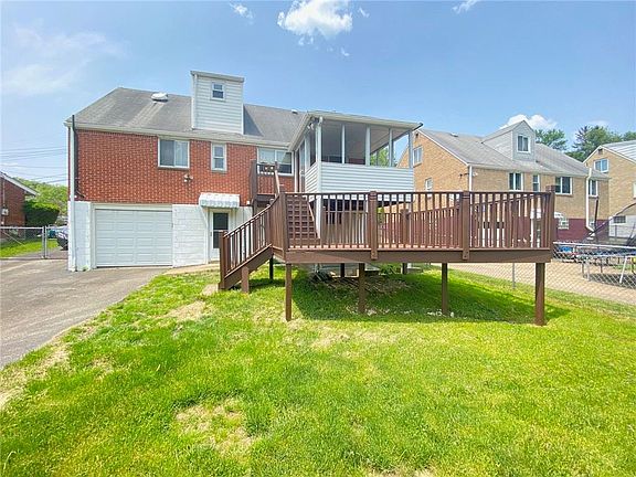 5th image of 334 Tall Tree Dr