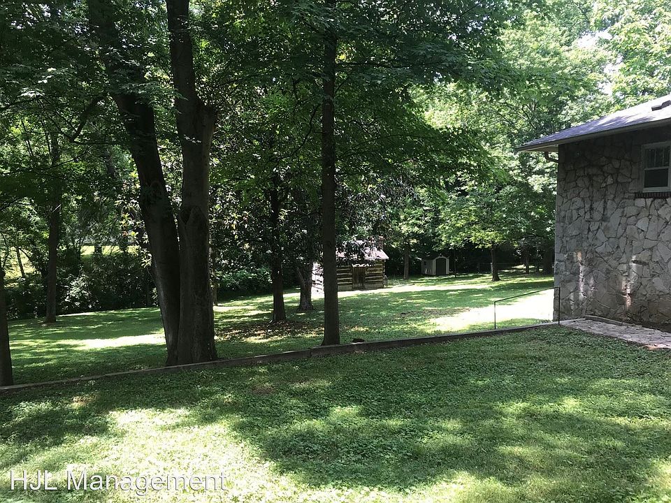 2nd image of 222 McGavock Pike