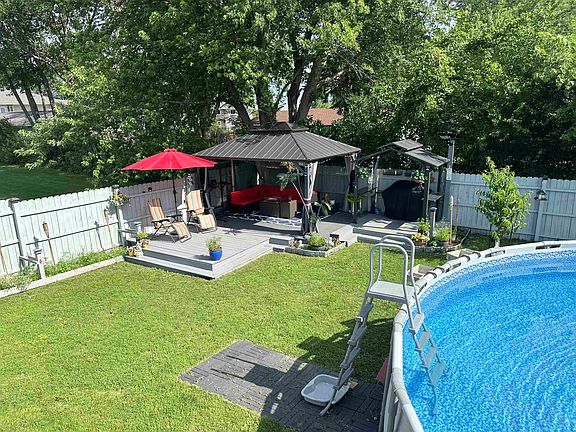 2nd image of 1710 Violet Ln