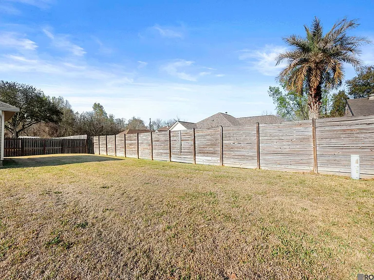 18596 White Oak Dr — Photo 19