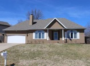 1967 W Cantebury St, Springfield, MO 65810