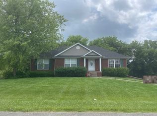 1009 Whispering Oak Dr, Bardstown, KY 40004