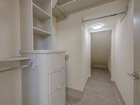 4th image of 2518 Pease Ave