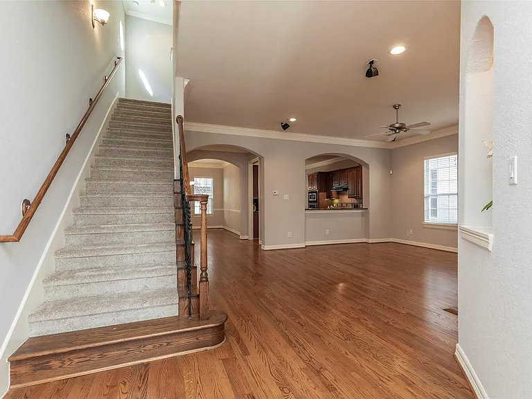 10126 Holly Chase Dr — Photo 5