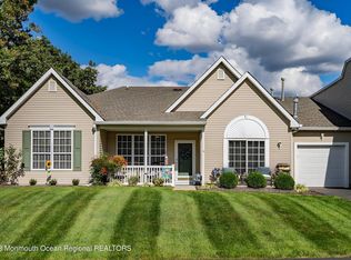 14 Sunnybrook Ln, Lakewood, NJ 08701