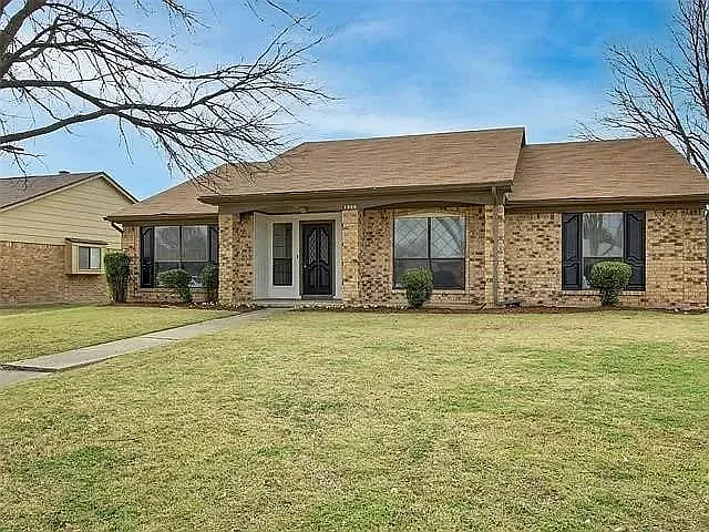 4 bed, 1756 sqft, $2,499 — Photo 3