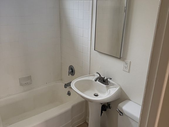 5th image of 1422 Pearl St #A-1