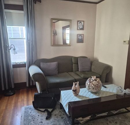 3rd image of 1008 Prospect St