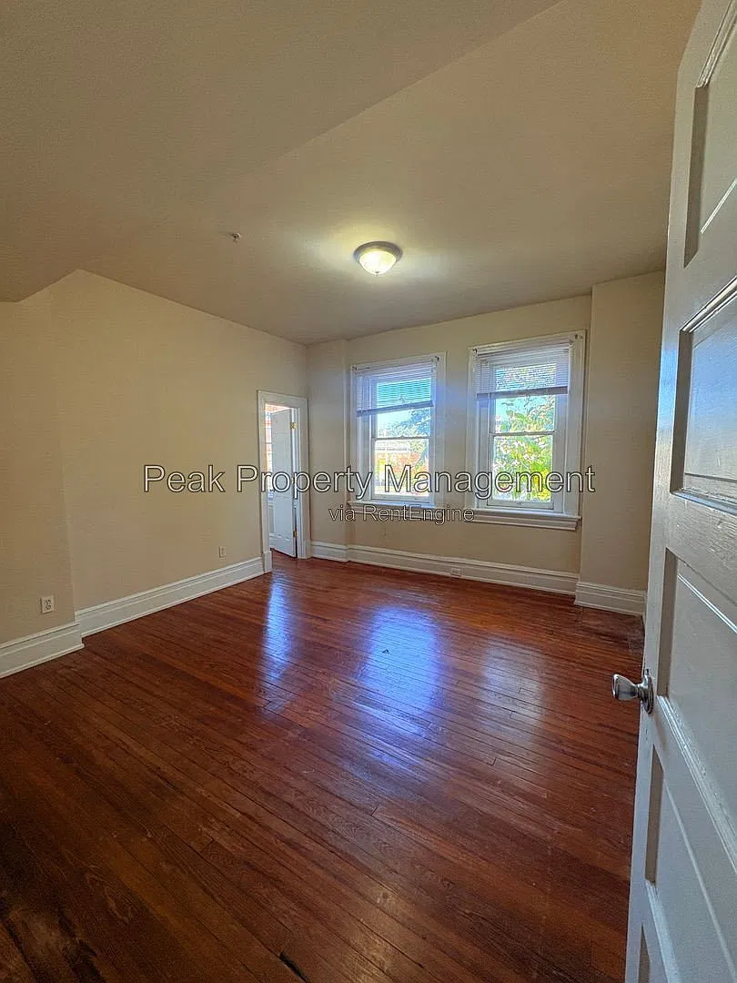 1124 Hull St — Photo 4