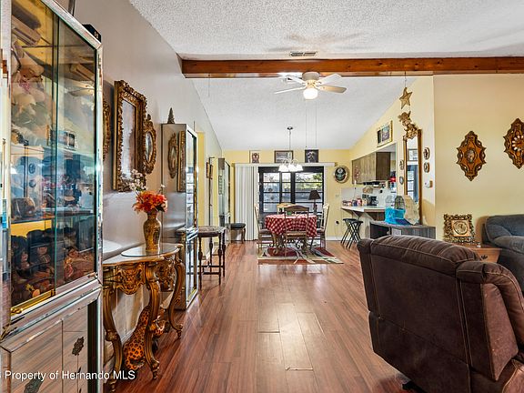 4th image of 11122 Maderia St