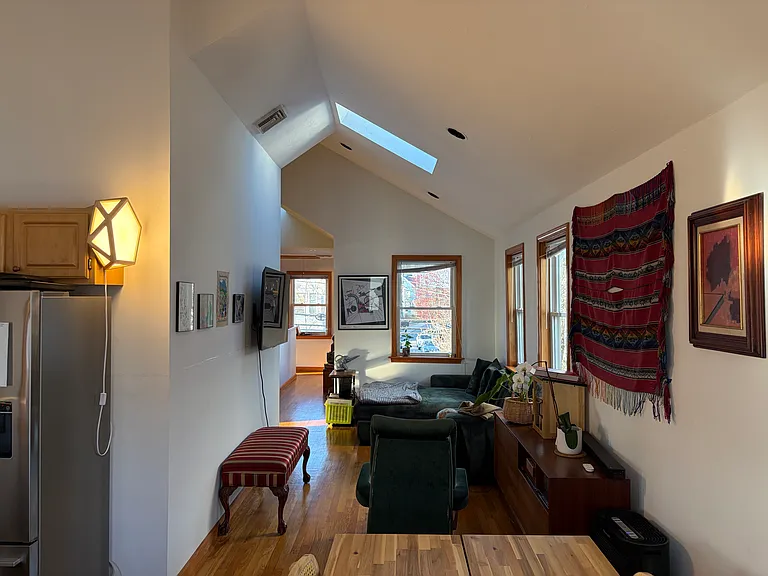 35 Raymond St #2 — Photo 8