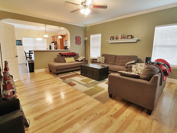 3rd image of 5419 Perlou Ln