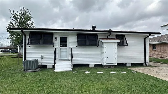 921 Gaudet Dr — Photo 20