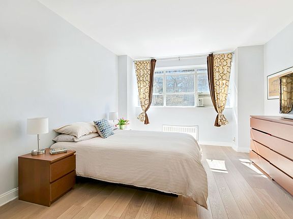 4th image of 2727 Palisade Ave APT 3-H