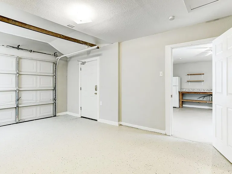 2721 Engelke St — Photo 18