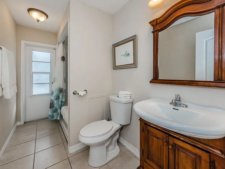 3374 Hyde Park Dr — Photo 15
