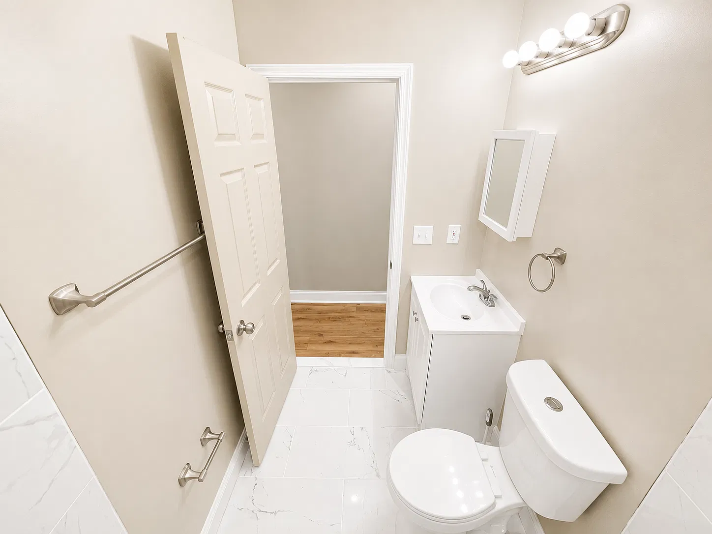 3 bed, 1418 sqft, $1,975 — Photo 2