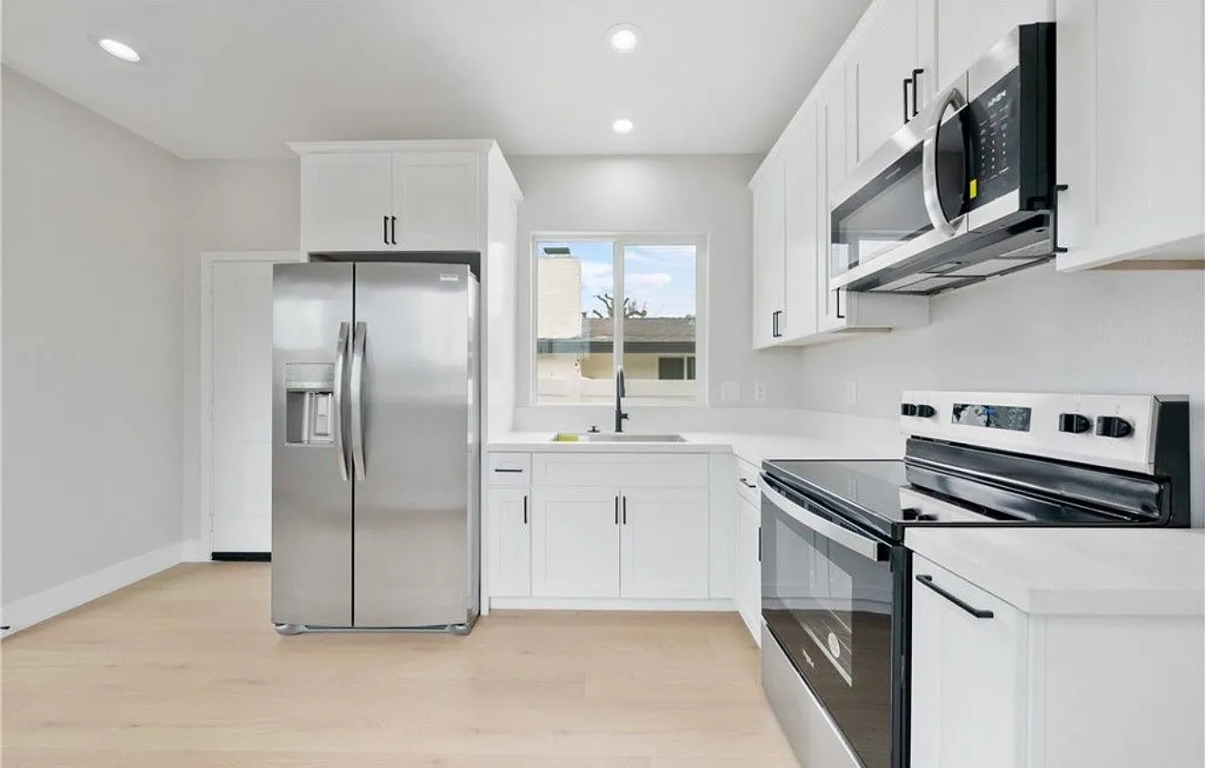 3 bed, 1200 sqft, $2,850 — Photo 4