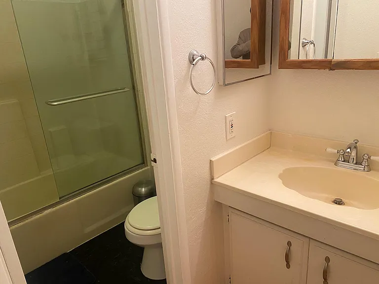 715 Huntley Dr — Photo 9