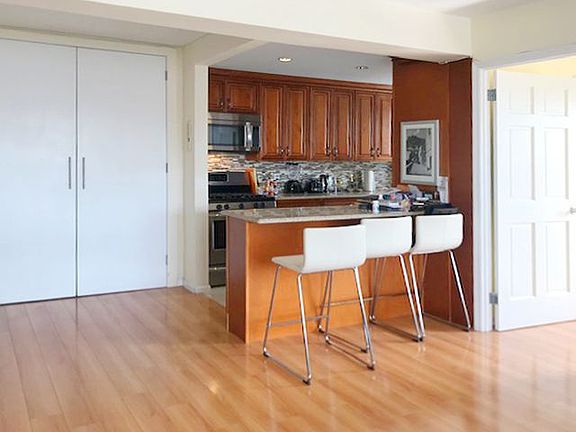 3rd image of 10740 Queens Blvd APT 5A