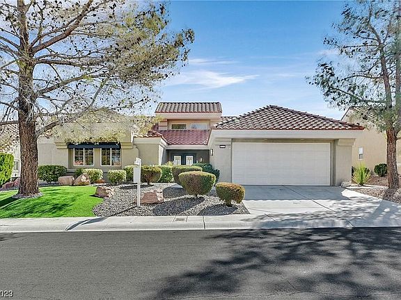 3rd image of 2656 Golfside Dr