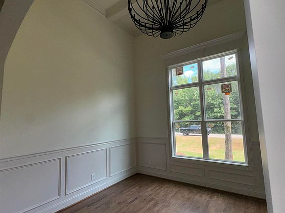 5th image of 40 Highland View Dr