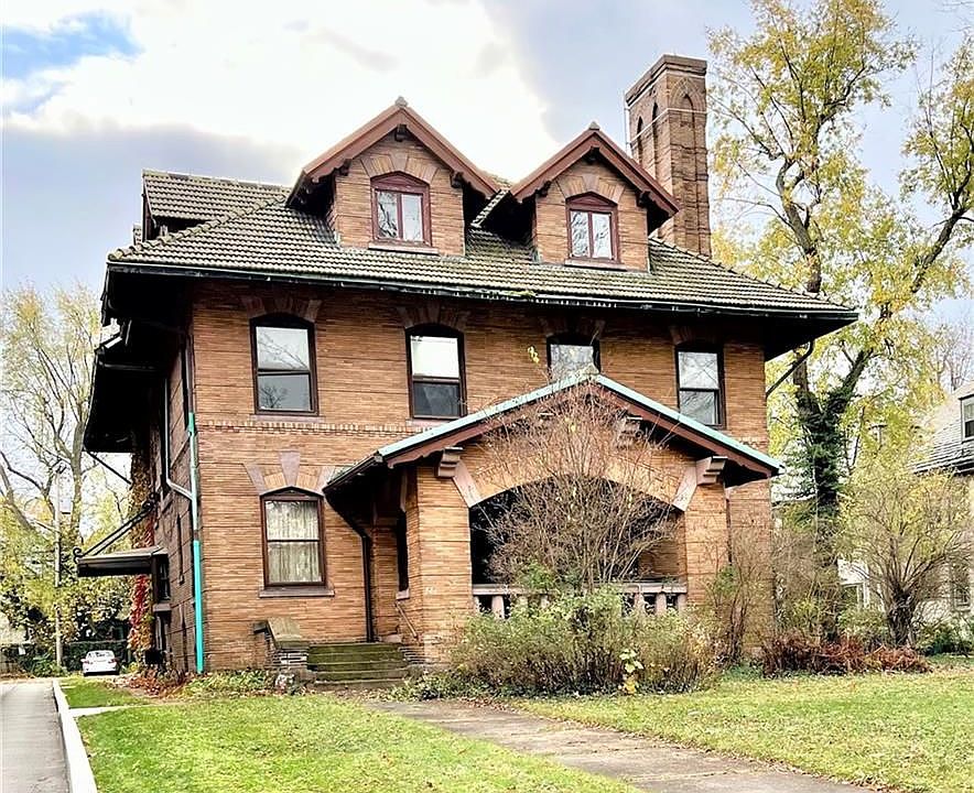 1st image of 781 W Ferry St