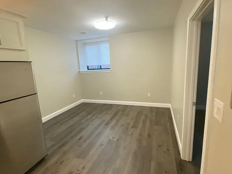 191 N Common St — Photo 12
