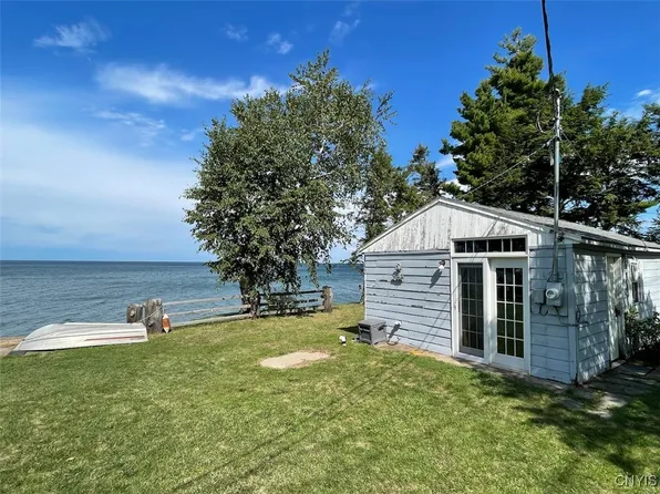 16225 Ontario Shores Dr #7, Sterling, NY 13156