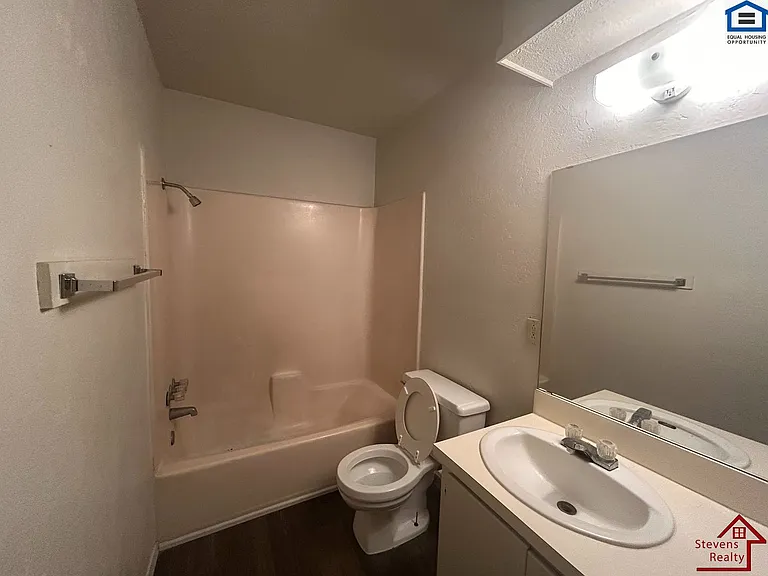 Amber Apartments — Photo 44