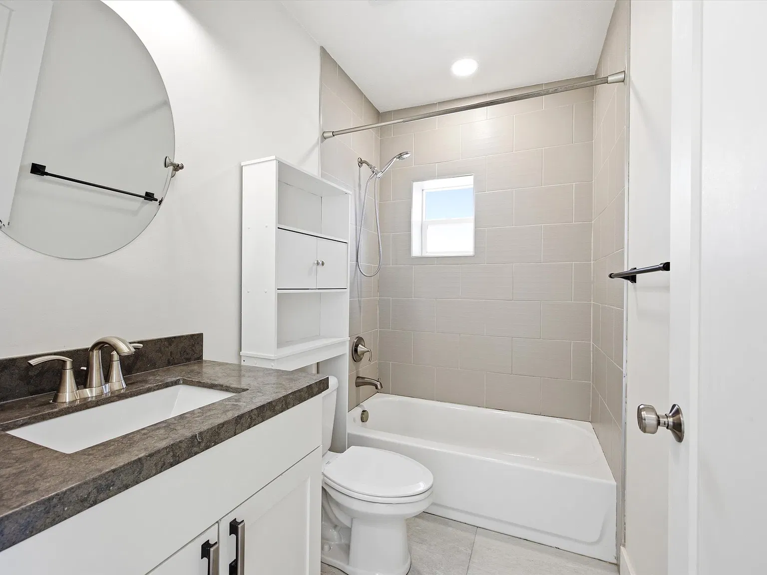 4 bed, 3.5 bath, 3060 sqft, $4,000 — Photo 4