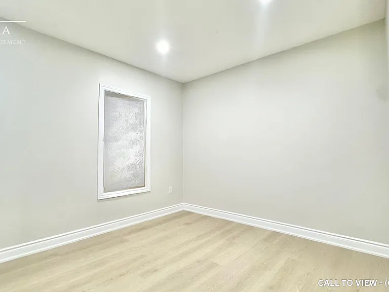 72 Burlington St E — Photo 3