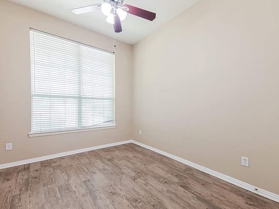 3rd image of 733 San Antonio Trl #1100