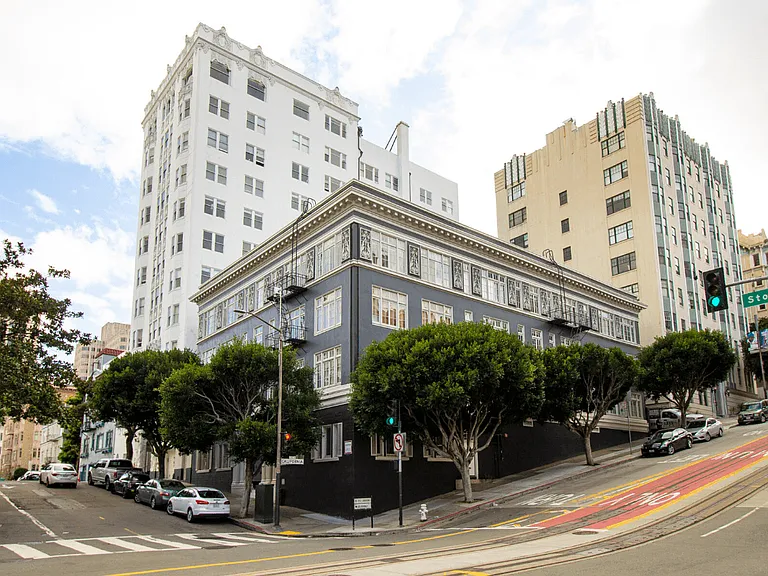655 Stockton Street — Photo 10