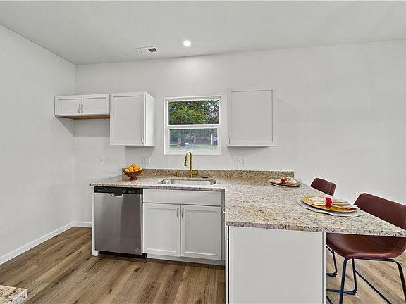 3rd image of 2520 S Evanston Ave