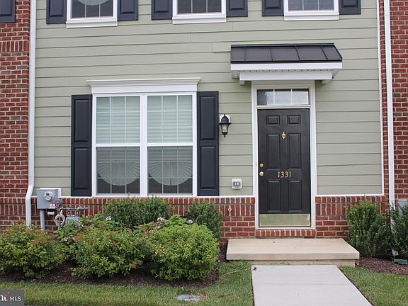 4th image of 1331 Parish Ave
