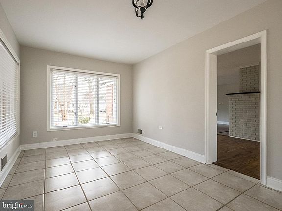 4th image of 114 Lee Dr