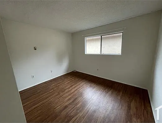 2 bed, 950 sqft, $2,700 — Photo 4