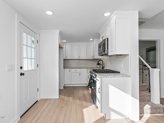 4th image of 9 Michigan Avenue