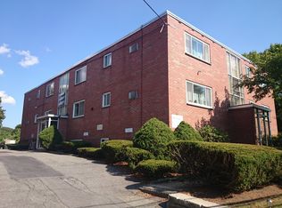 410 Langley Rd APT 5, Newton, MA 02459