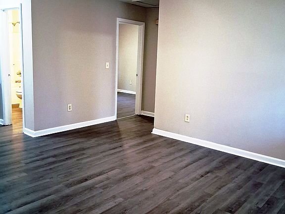 4th image of 261 Balkcom Ave