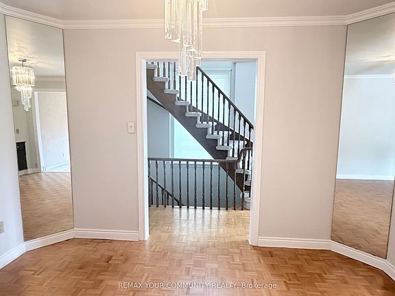4th image of 133 Stillwater Cres