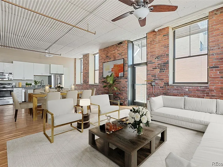 2261 Blake St #4D — Photo 2