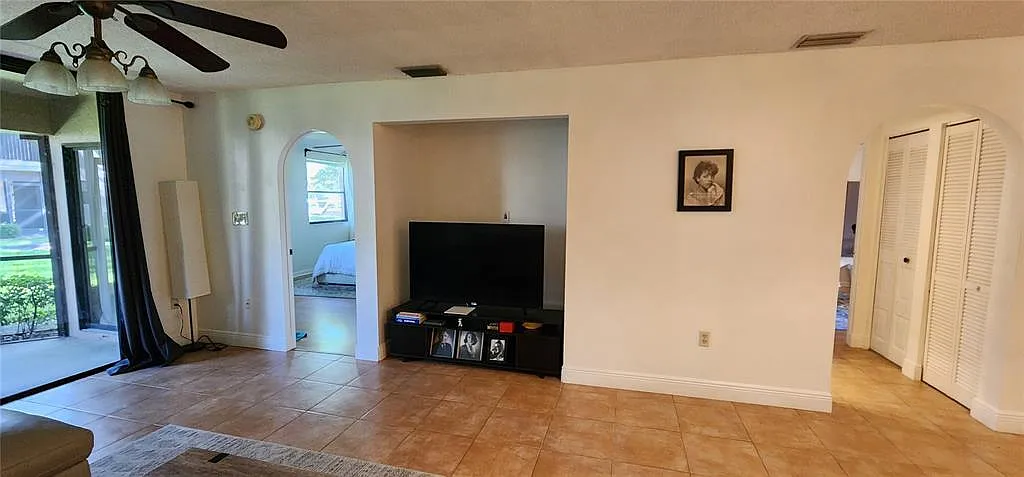 2 bed, 2.0 bath, 1151 sqft, $2,490 — Photo 4