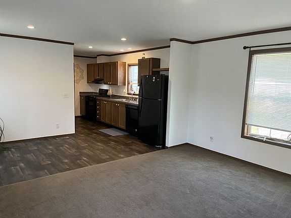 3rd image of 3305 Chippewa Ln