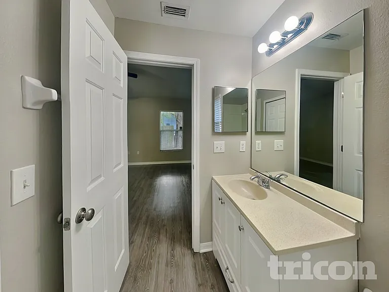 11759 Lynmoor Dr — Photo 12