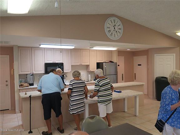3rd image of 540 Grove Isle Cir APT 206